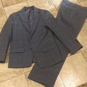 Van Huesen Boys Gray Plaid Suit Size 8